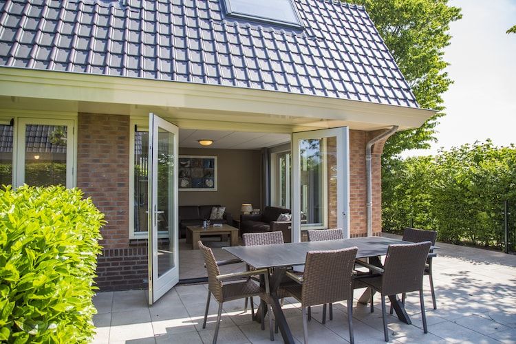 De buitenkant van Vakantiepark Duinrust 1 in Noordwijk aan zee